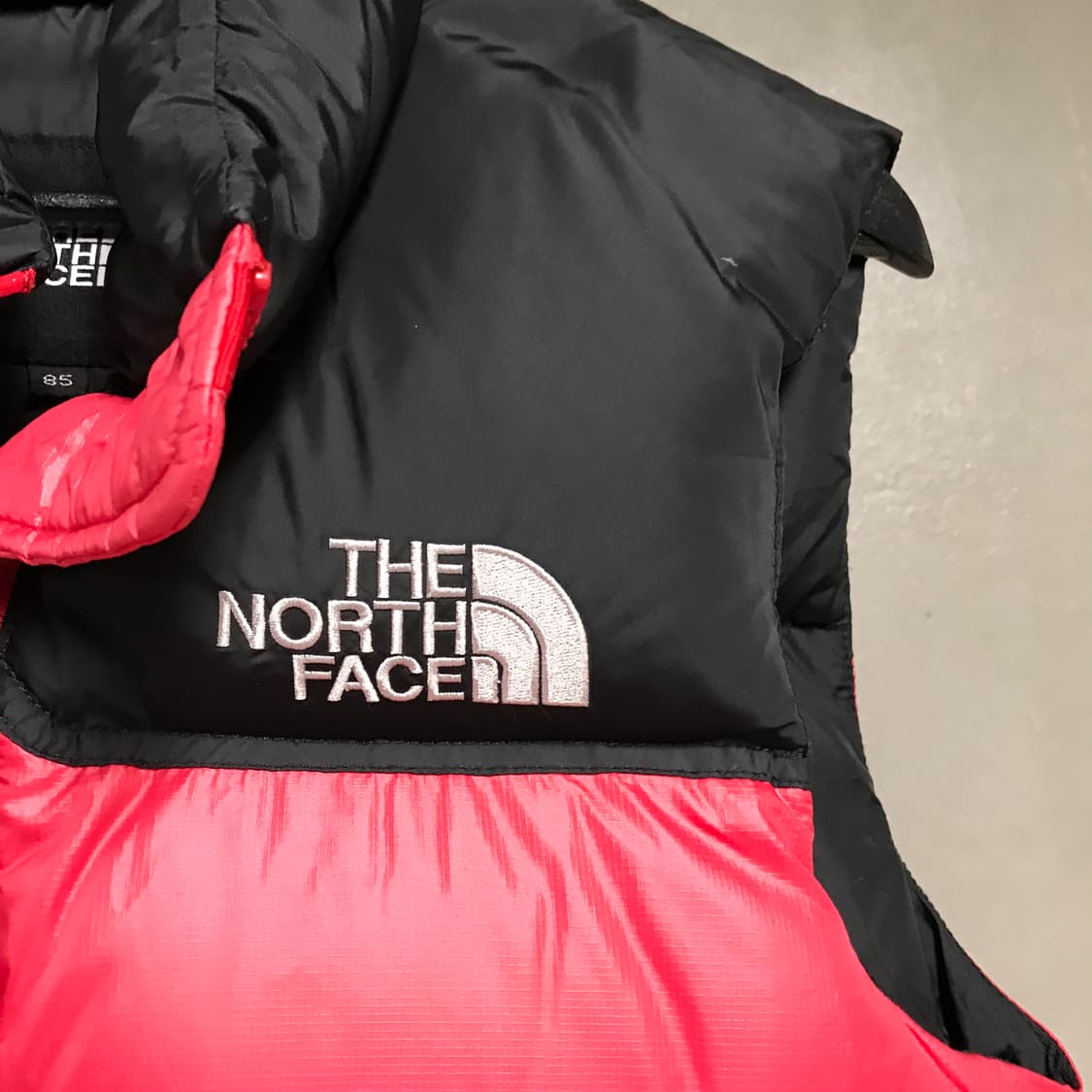 노스페이스 700 패딩 조끼 레드 85 상품이미지5