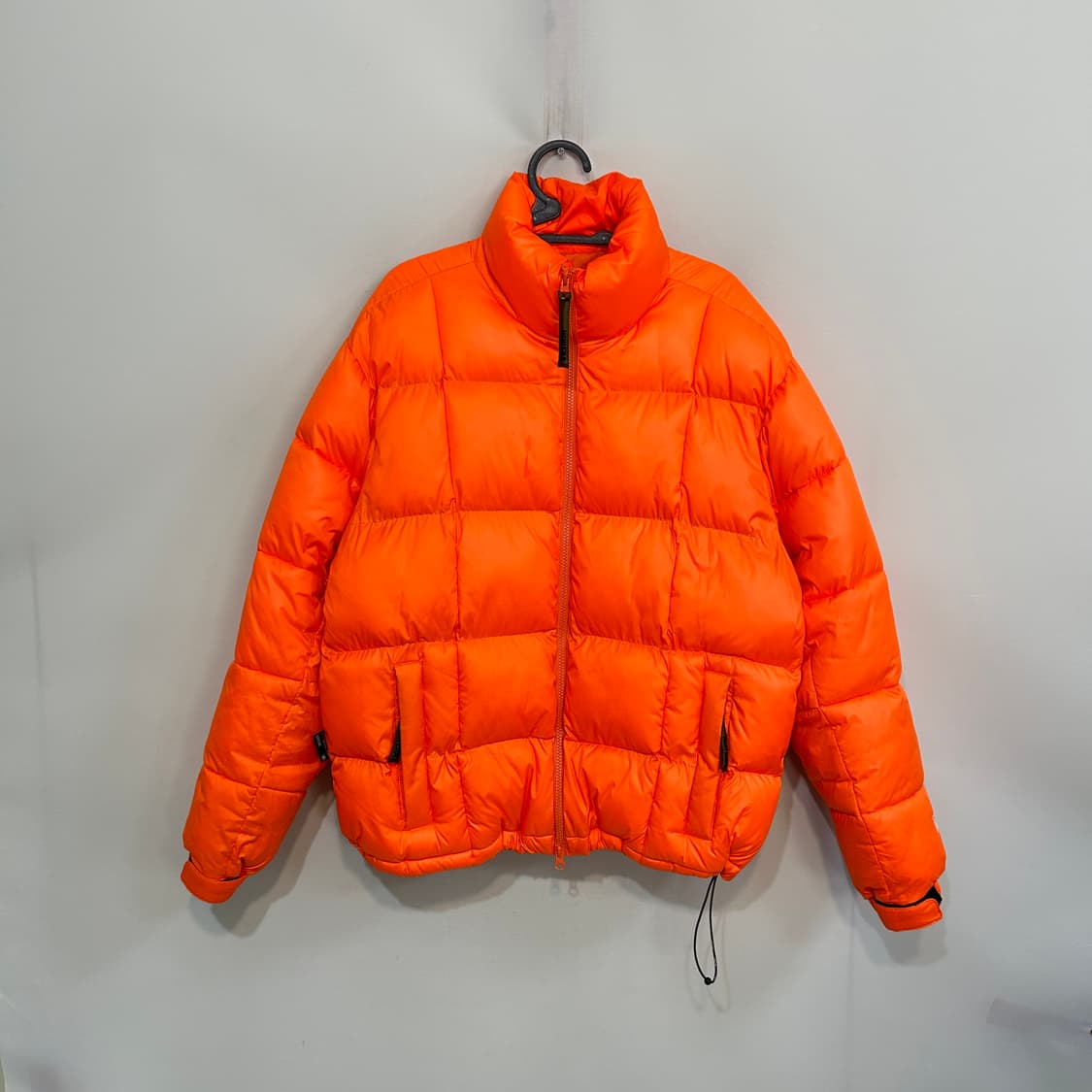 뉴에라 남성 오렌지 패딩 100  상품이미지1