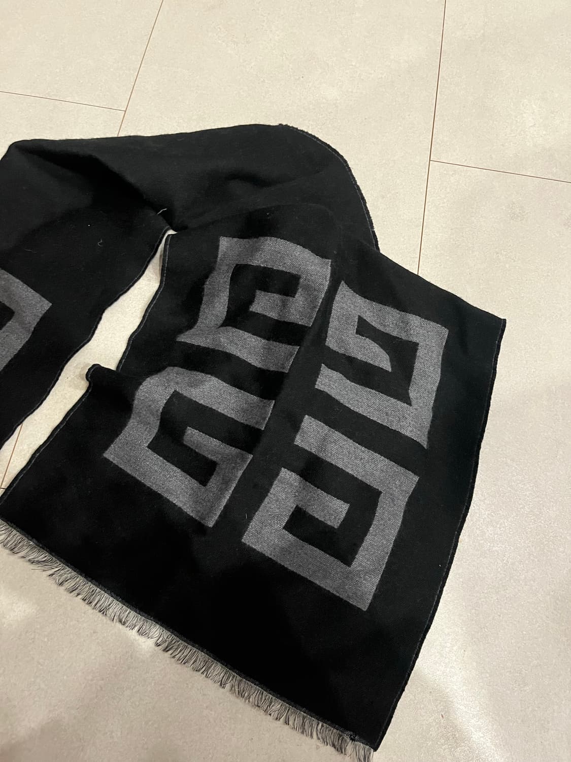 지방시 머플러 상품이미지2