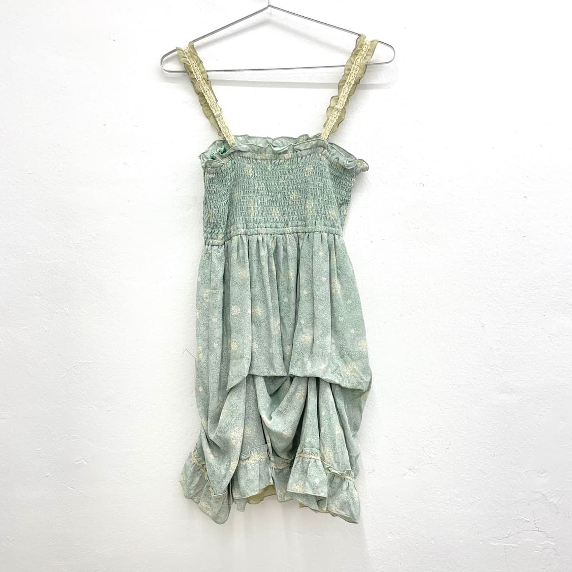 Axes femme lace trim smoked ruffle dress 상품이미지3