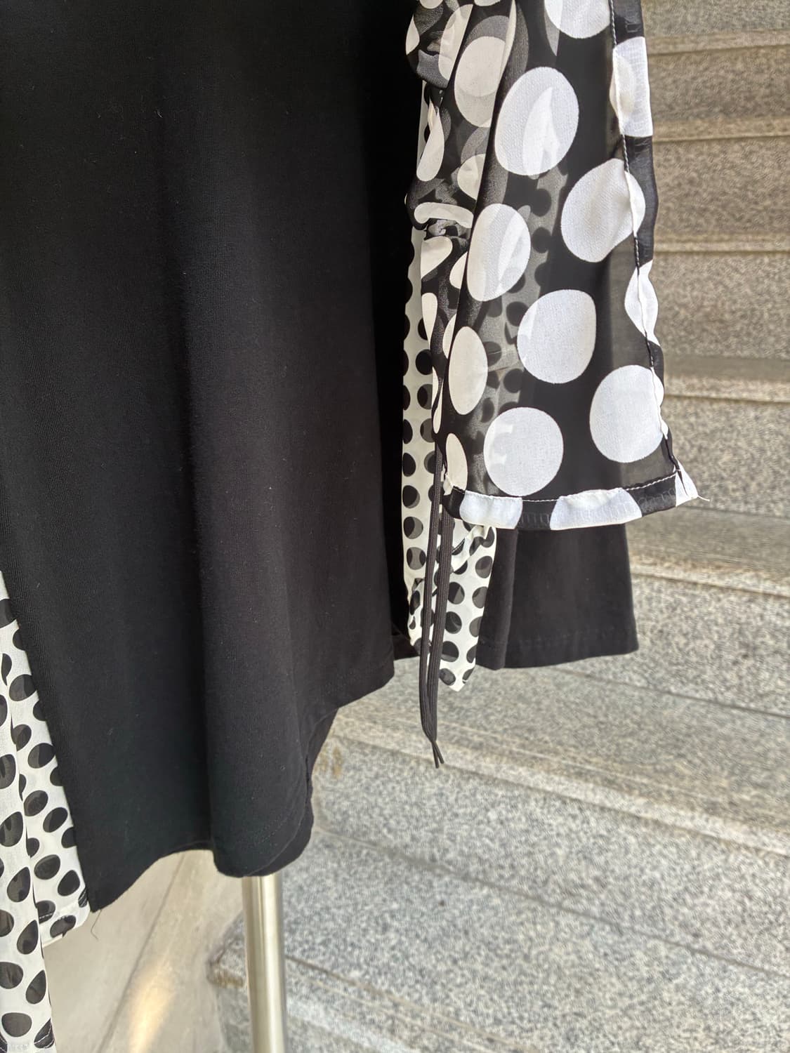 고무 GOMME 도트 셔링 티셔츠 상품이미지4