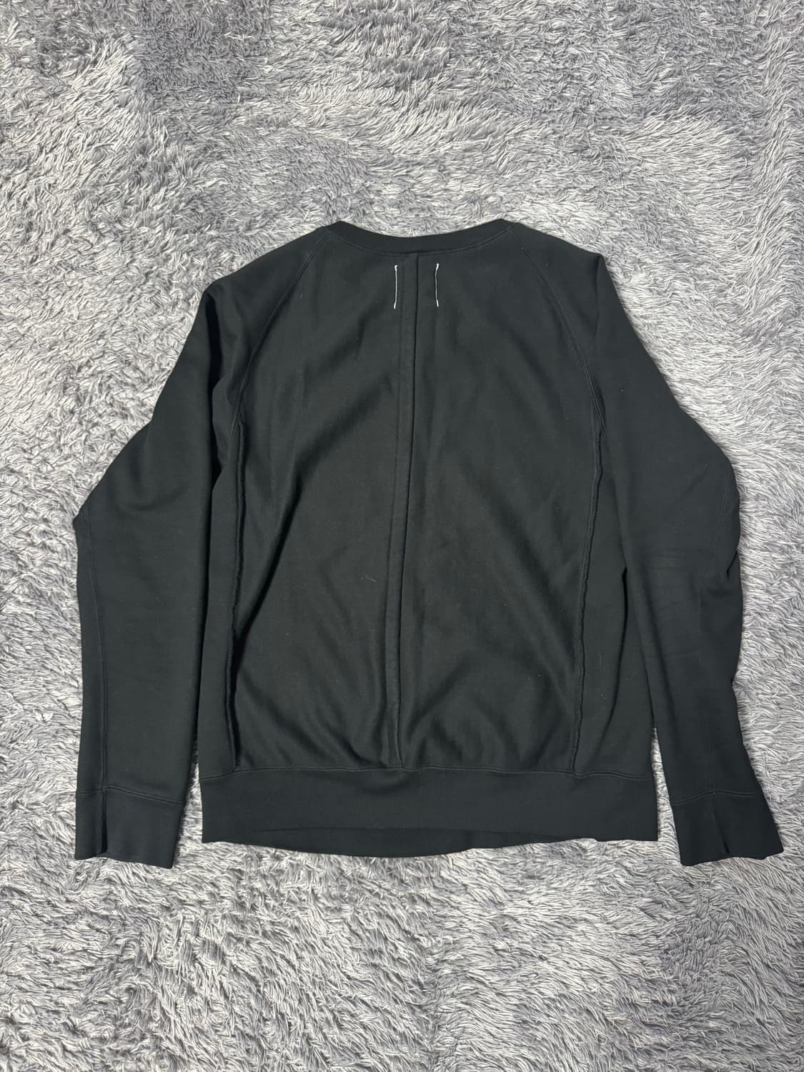 솔리이스트 절개 긴팔 상품이미지1