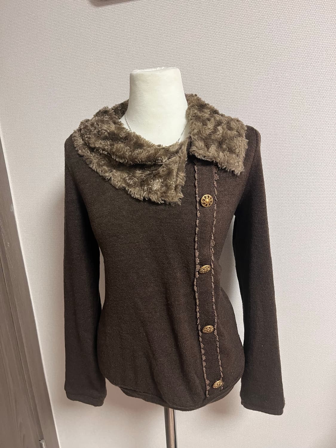 엑시즈팜 퍼 니트 대대장 라떼갸루 모리  상품이미지1