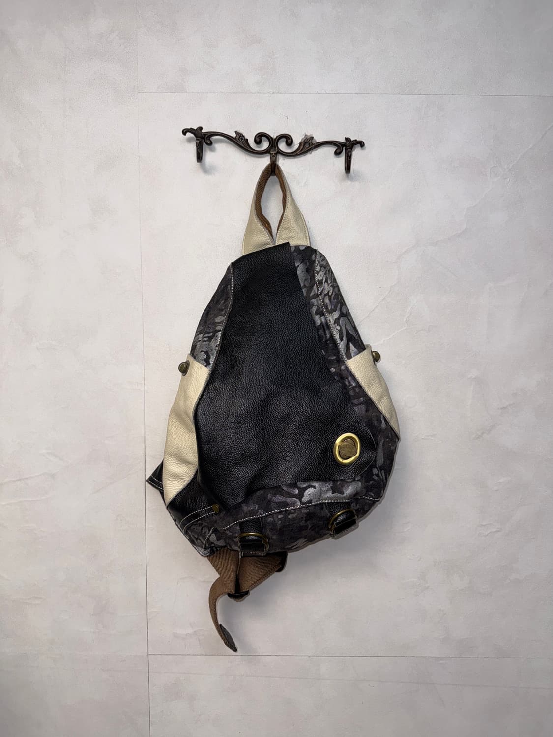 Black & white metallic leopard body bag 상품이미지1