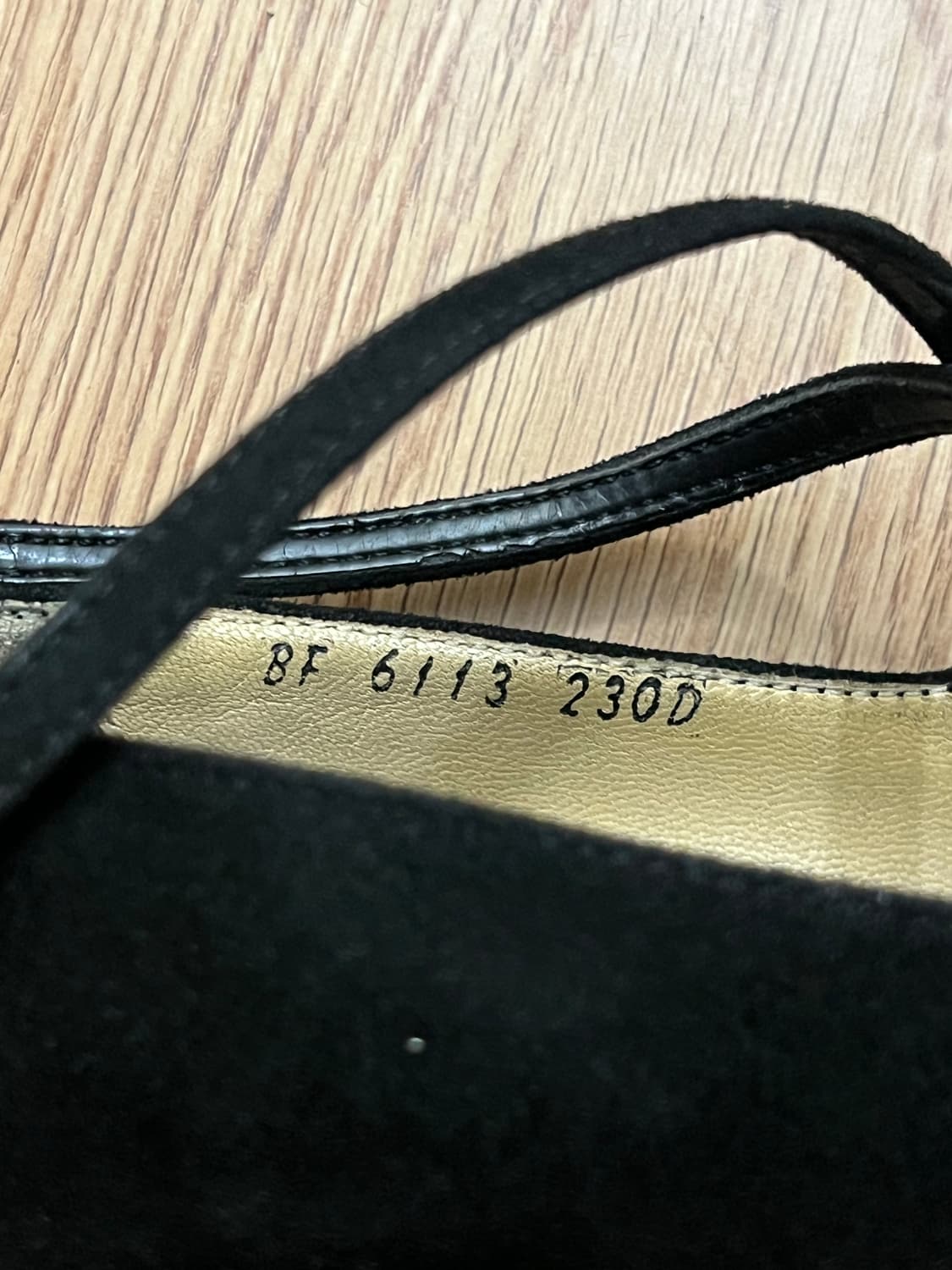 발렌시아가 블랙 스웨이드 메리제인 하이힐 상품이미지5