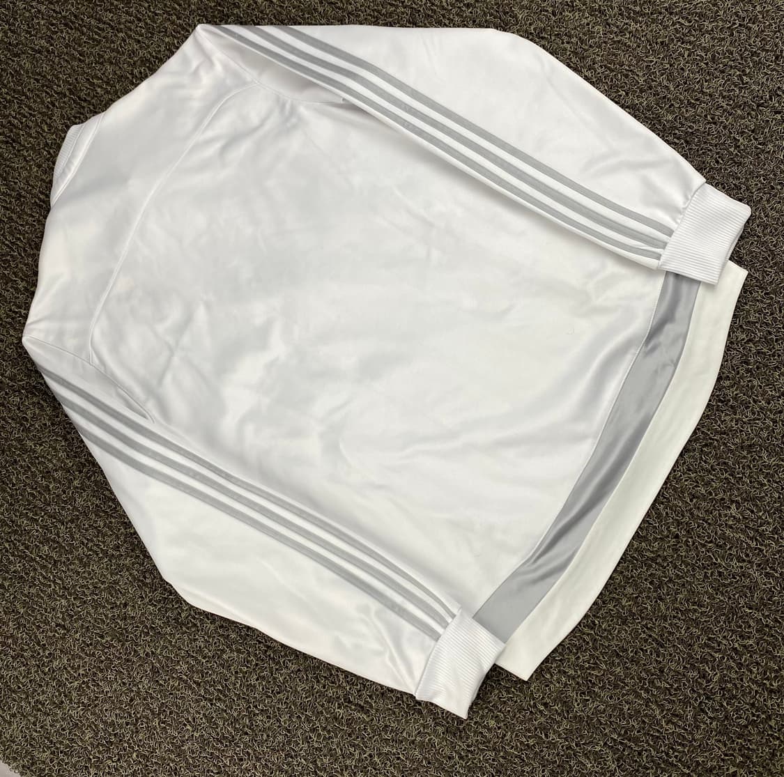 아디다스 레알마드리드 화이트 트랙 탑 상품이미지2