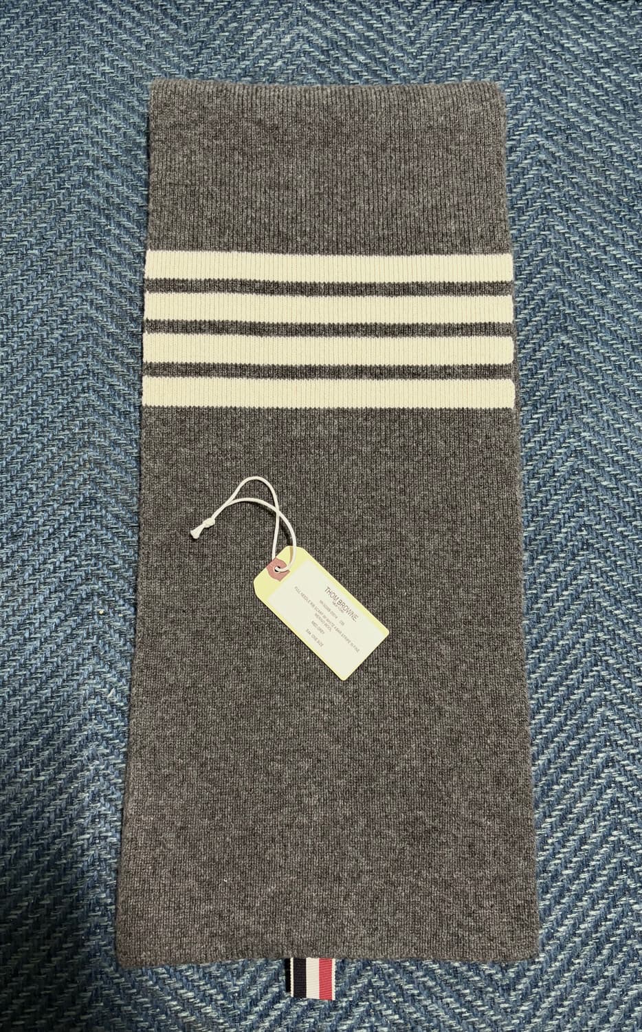 톰브라운 메리노울 사선 그레이 머플러 상품이미지1