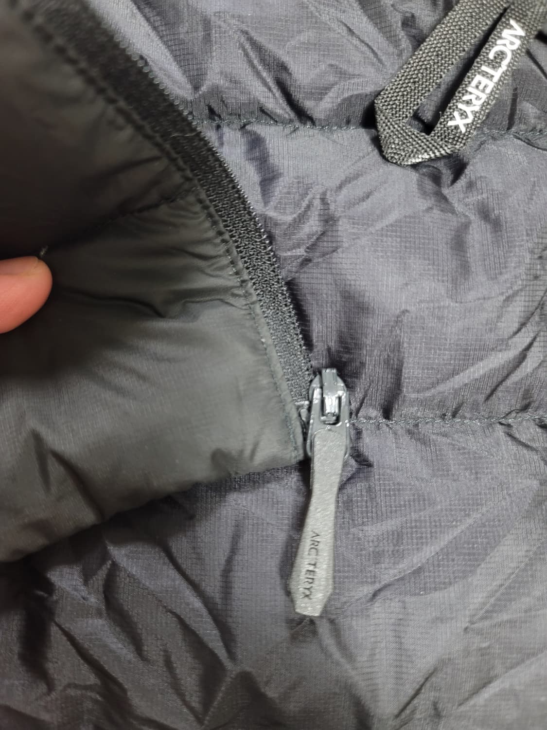 [M] <상태S급> 아크테릭스 세륨 후디 블랙 M 상품이미지6