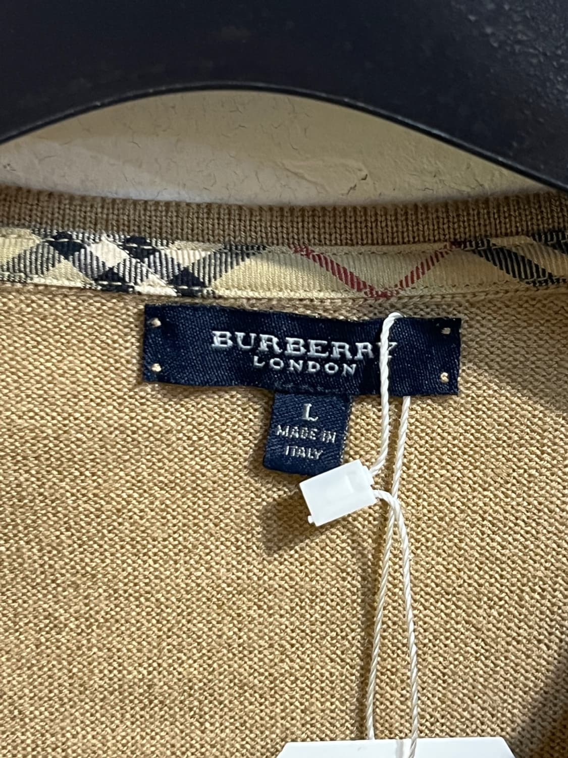 버버리 브이넥 메리노 울 니트 상품이미지4