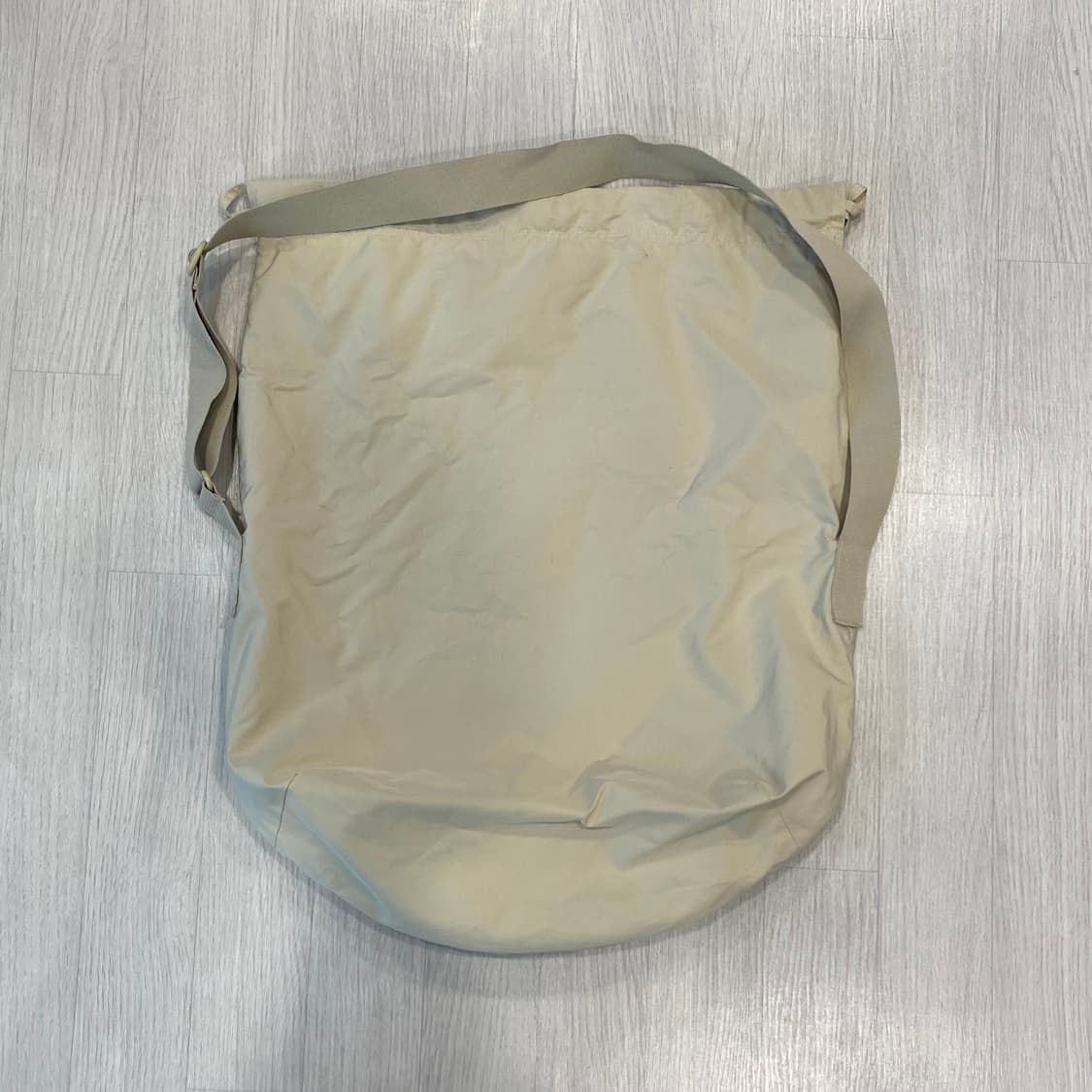 유니클로 u 드로우 스트링 백  상품이미지3