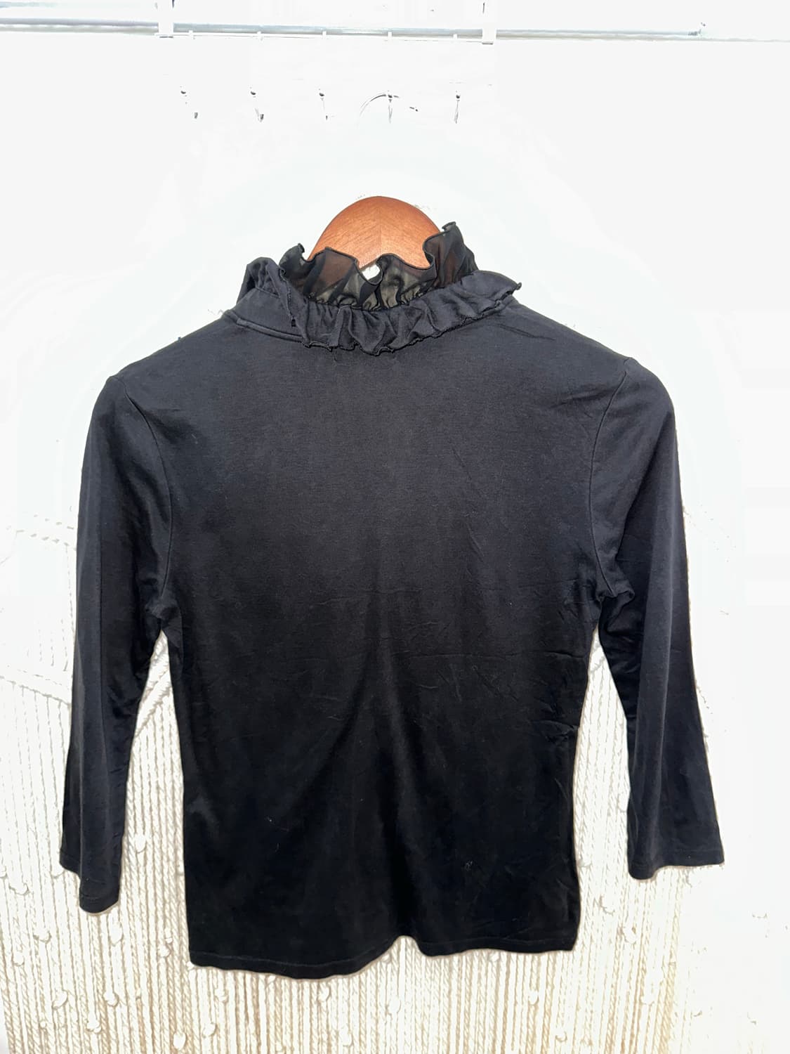 프릴 셔링 브이넥 슬림 티 상품이미지5