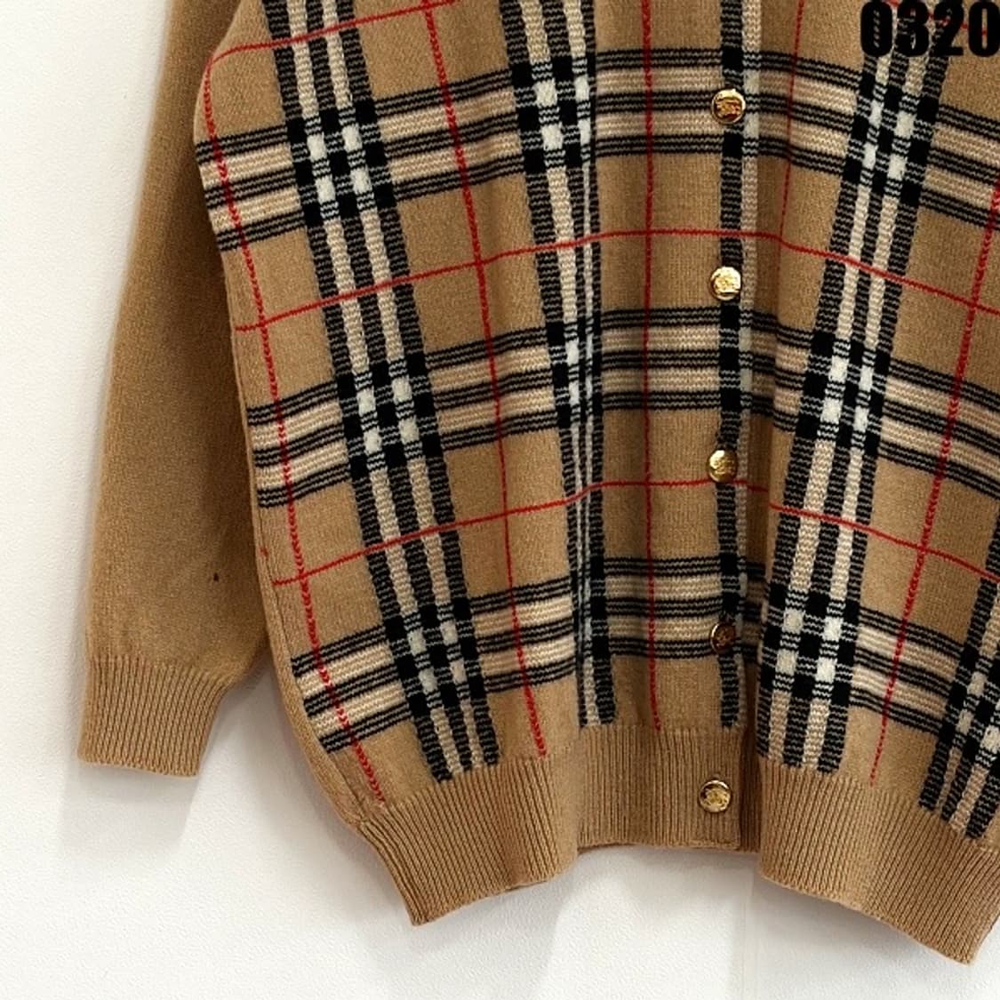 버버리 클래식 라인의 램스울 니트 가디건 100 상품이미지3
