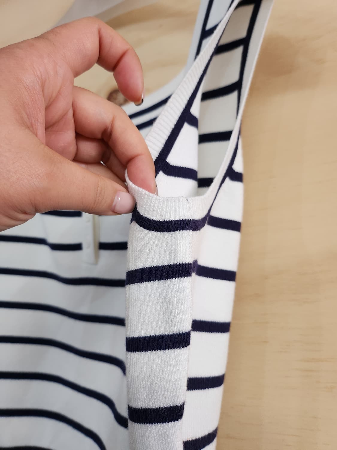 540) 에잇세컨즈 스트라이프 민소매 니트 상품이미지3