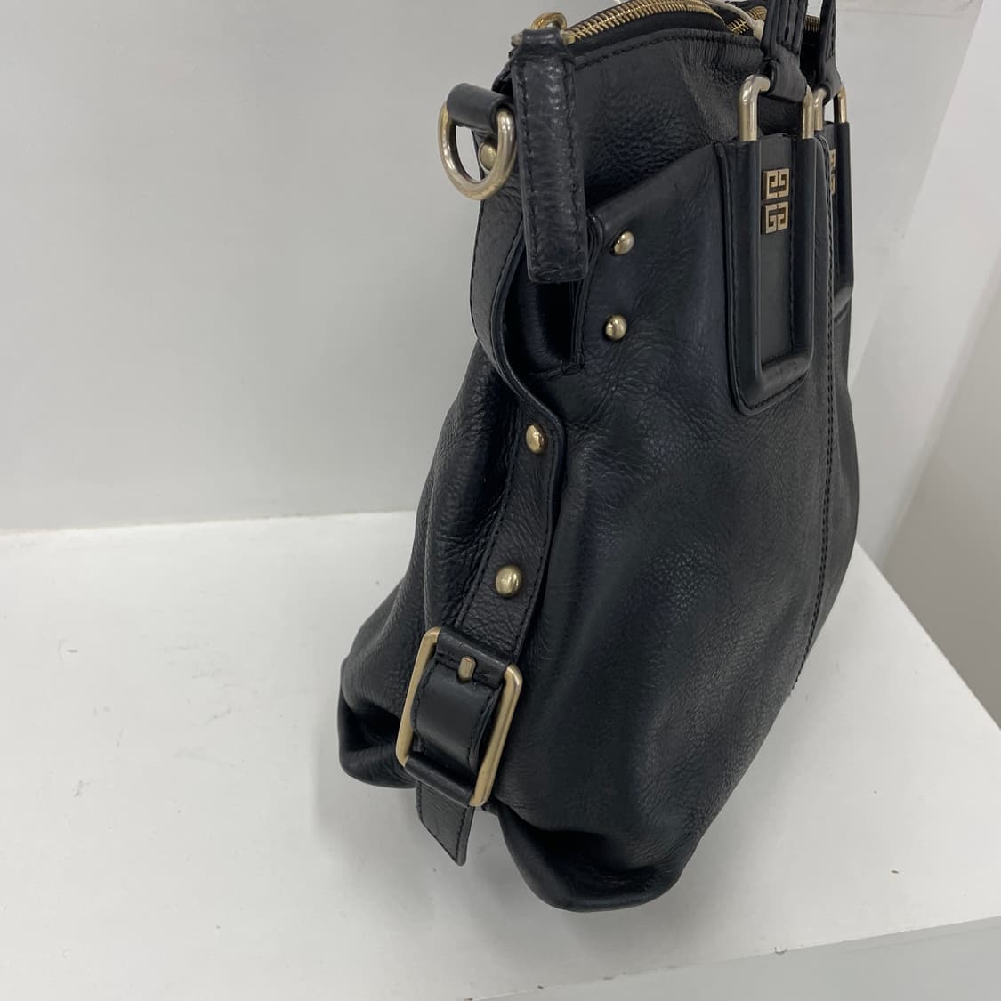 지방시 블랙 레더 나이팅게일 토트백 상품이미지5