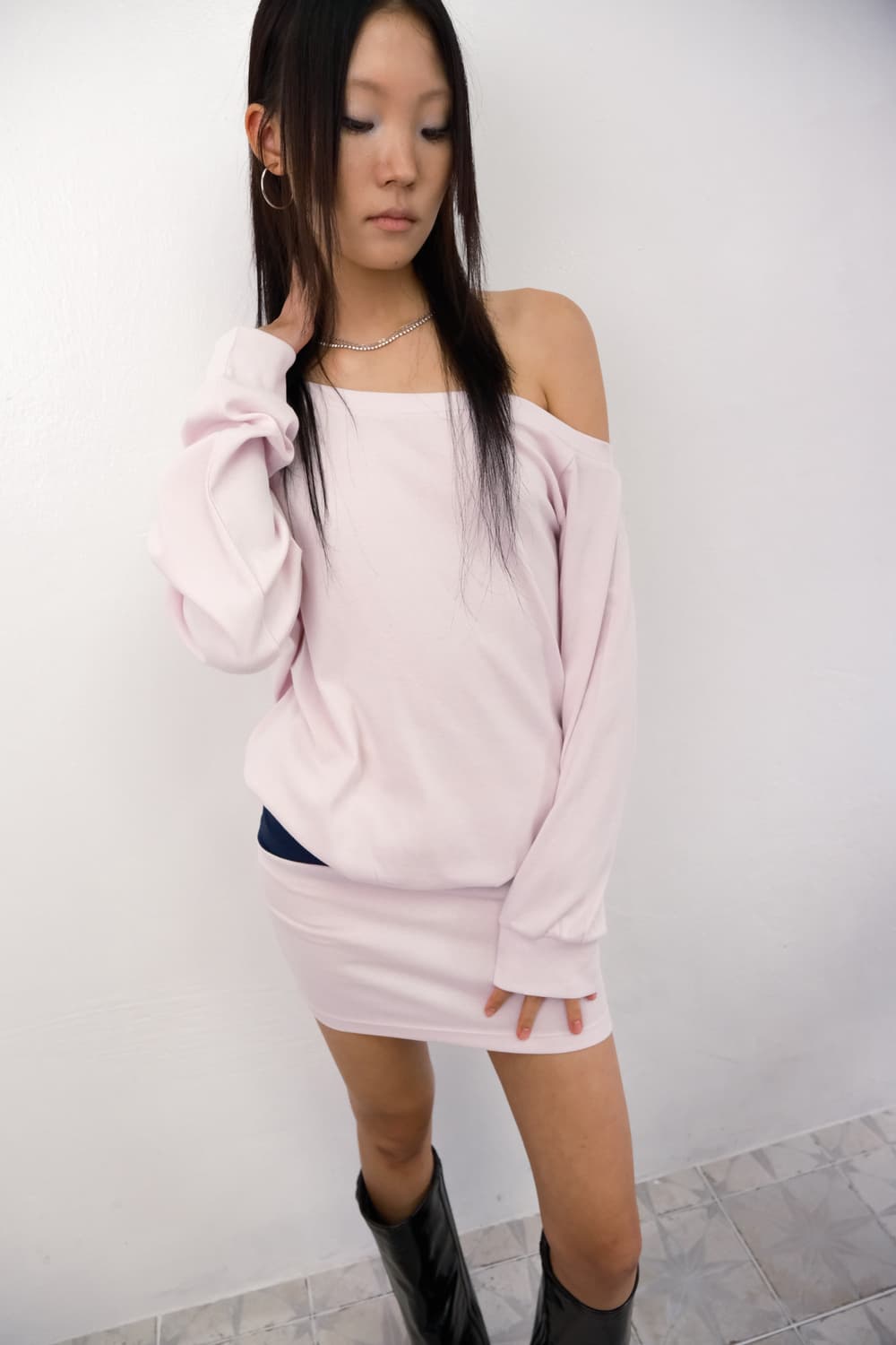 루즈슬립오버 파우더 오프숄더 드레스 베이비 핑크 상품이미지2