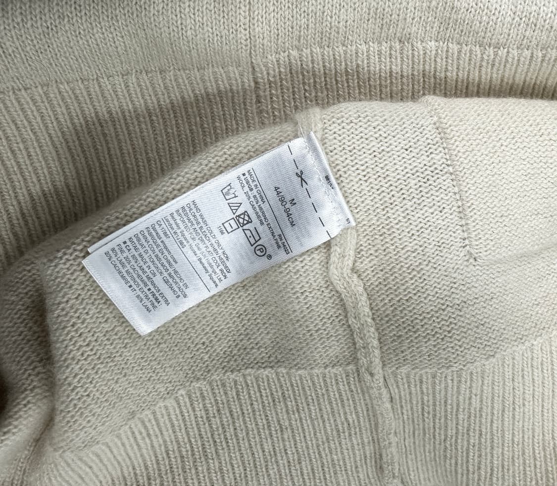 바나나리퍼블릭 크림 아이보리 컬러 가디건 / M 사이즈 입니다. 상품이미지6