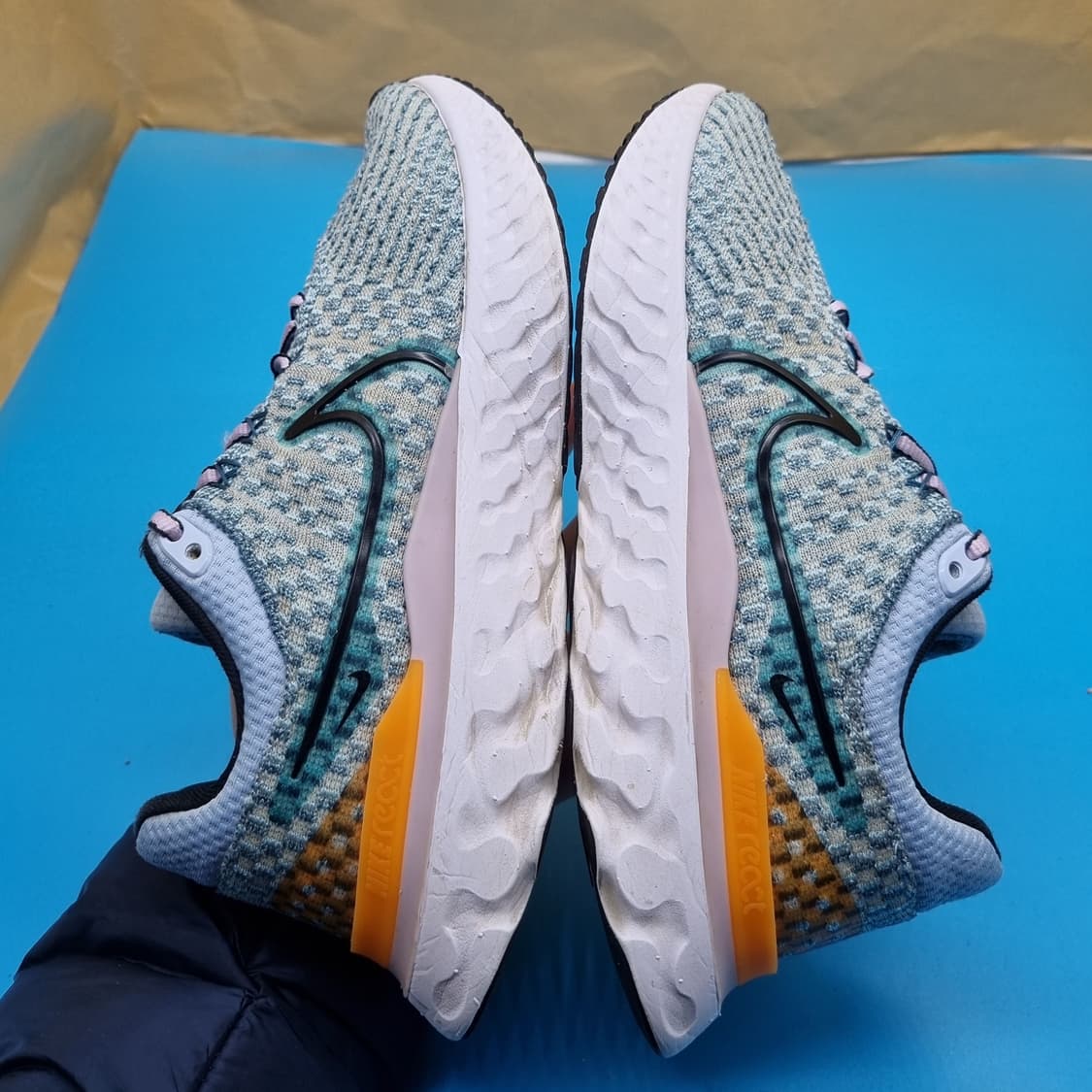 나이키 리액트 인피니티런 플라이니트3 235. 상품이미지5