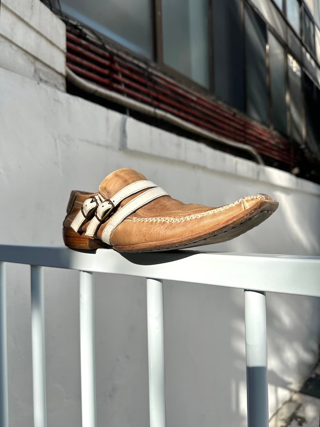 WHOOP DE DOO strap leather shoes / beige 상품이미지1