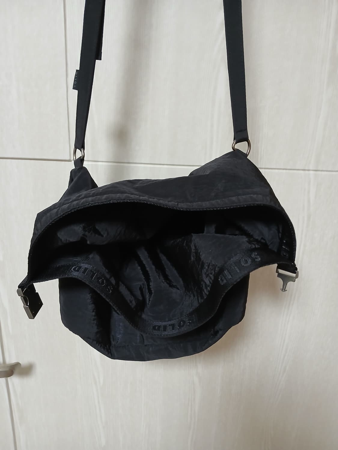 솔리드옴므 나일론 크로스백 상품이미지5