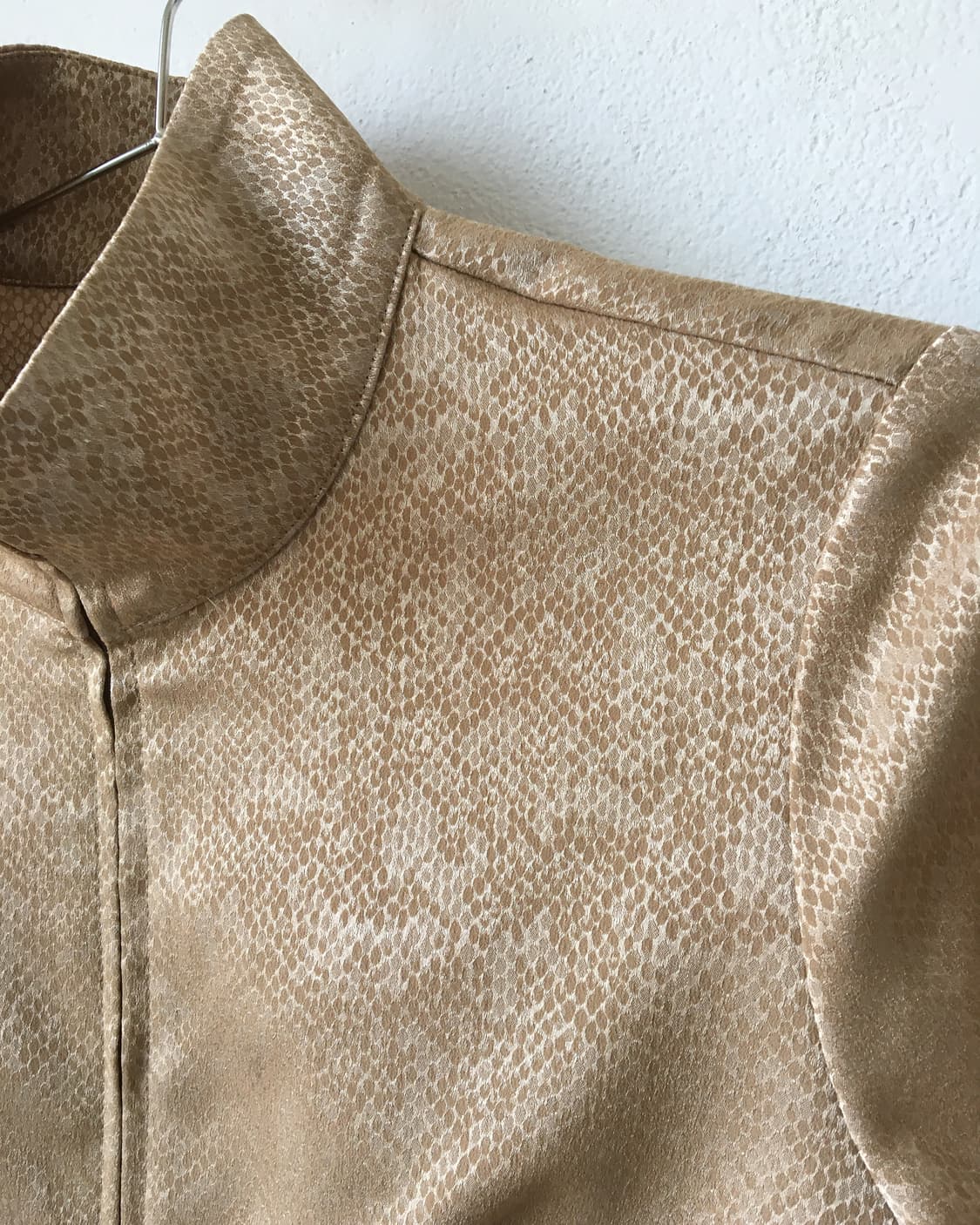 Python pattern glossy high neck zip up 상품이미지4