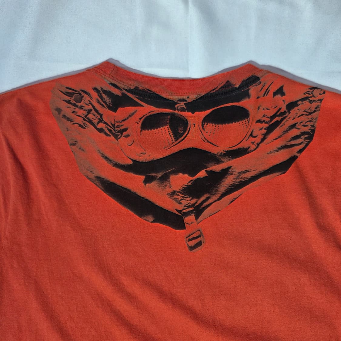 [95]CP 컴퍼니 고글 로고 오렌지 반팔 상품이미지9