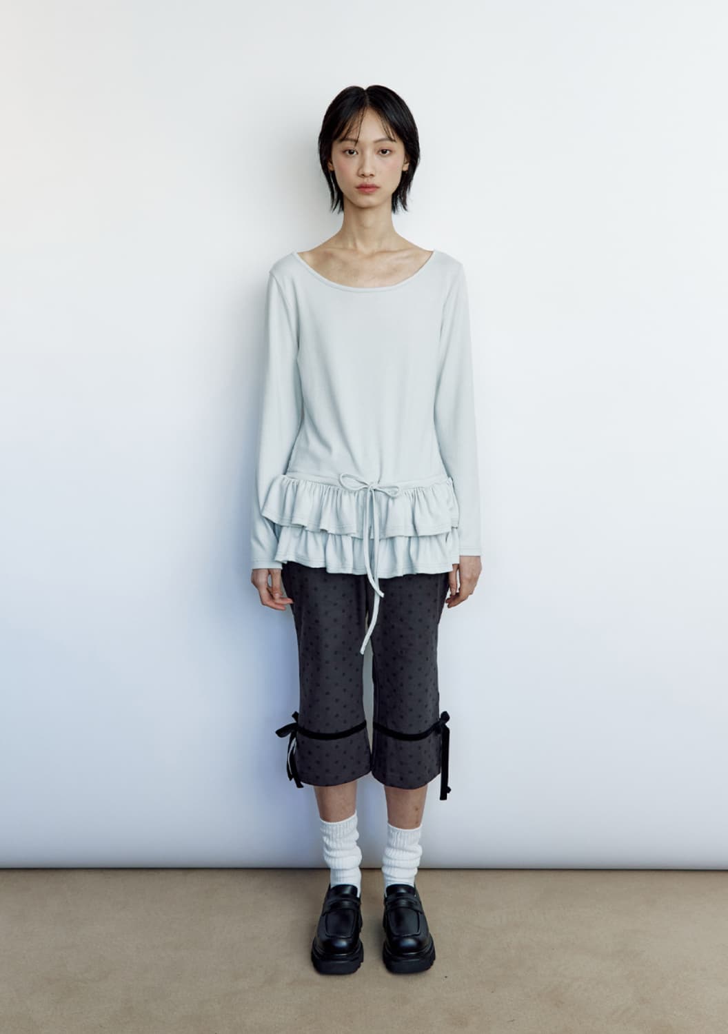 러프넥 러플 플레인 티셔츠 애쉬 상품이미지2