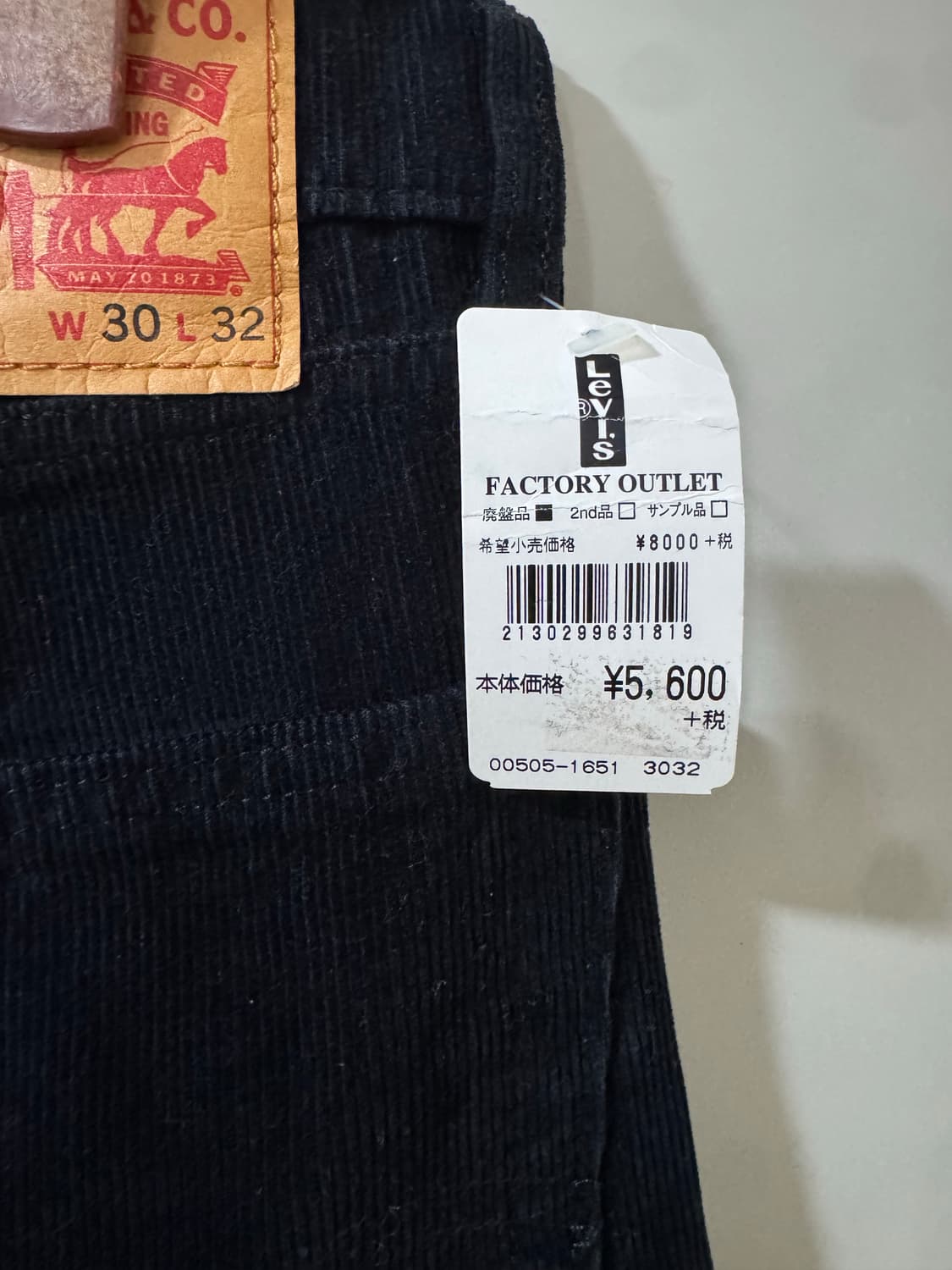 새상품 리바이스 505 코듀로이 블랙팬츠  상품이미지4