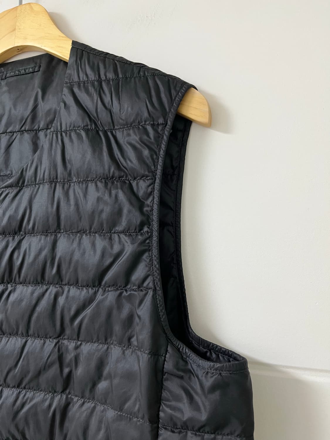 유니클로 경량 패딩 조끼 L 상품이미지4