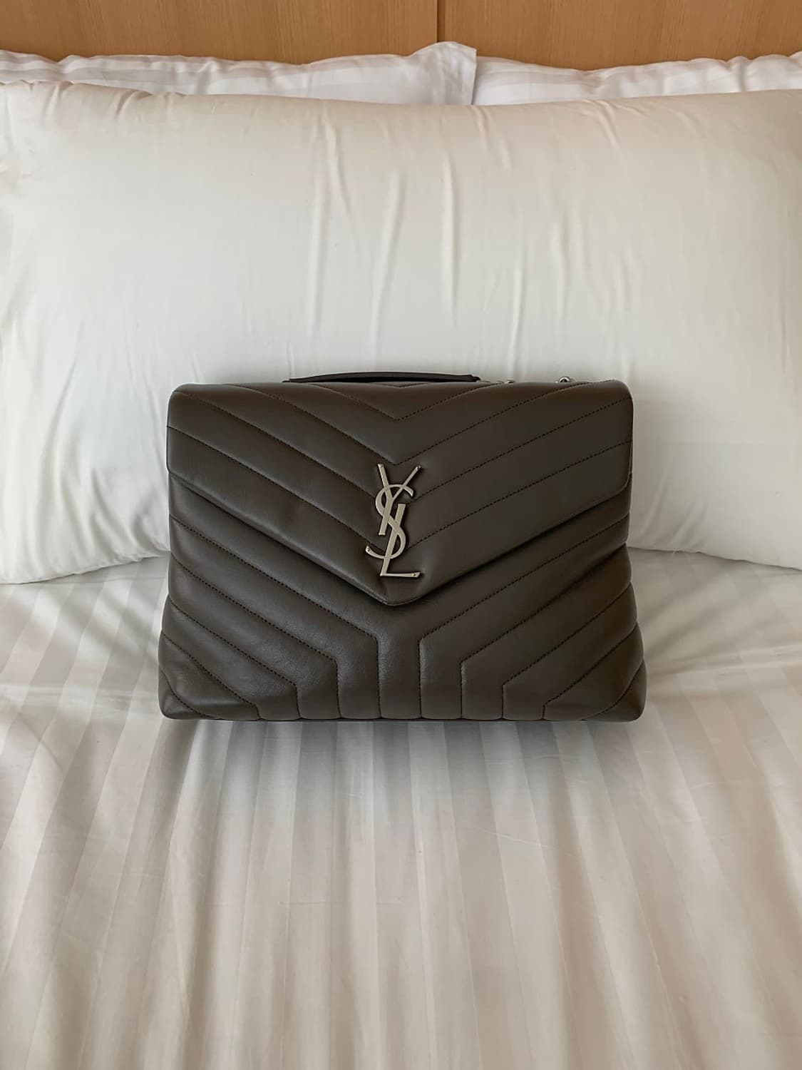 생로랑 루루백 그레이 미디엄 상품이미지1