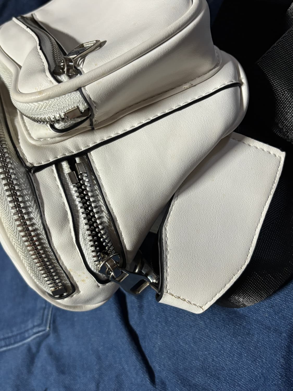 basic white cross leather bag 상품이미지5