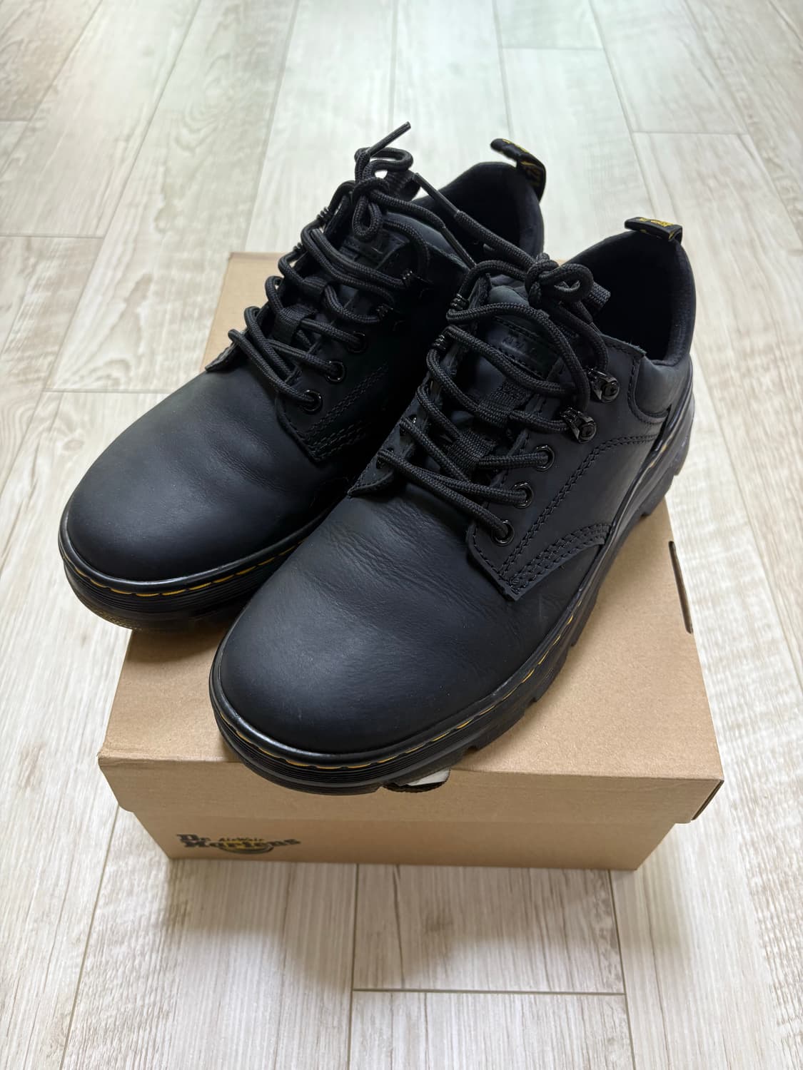 닥터마틴 리더 블랙 레더 260 상품이미지1