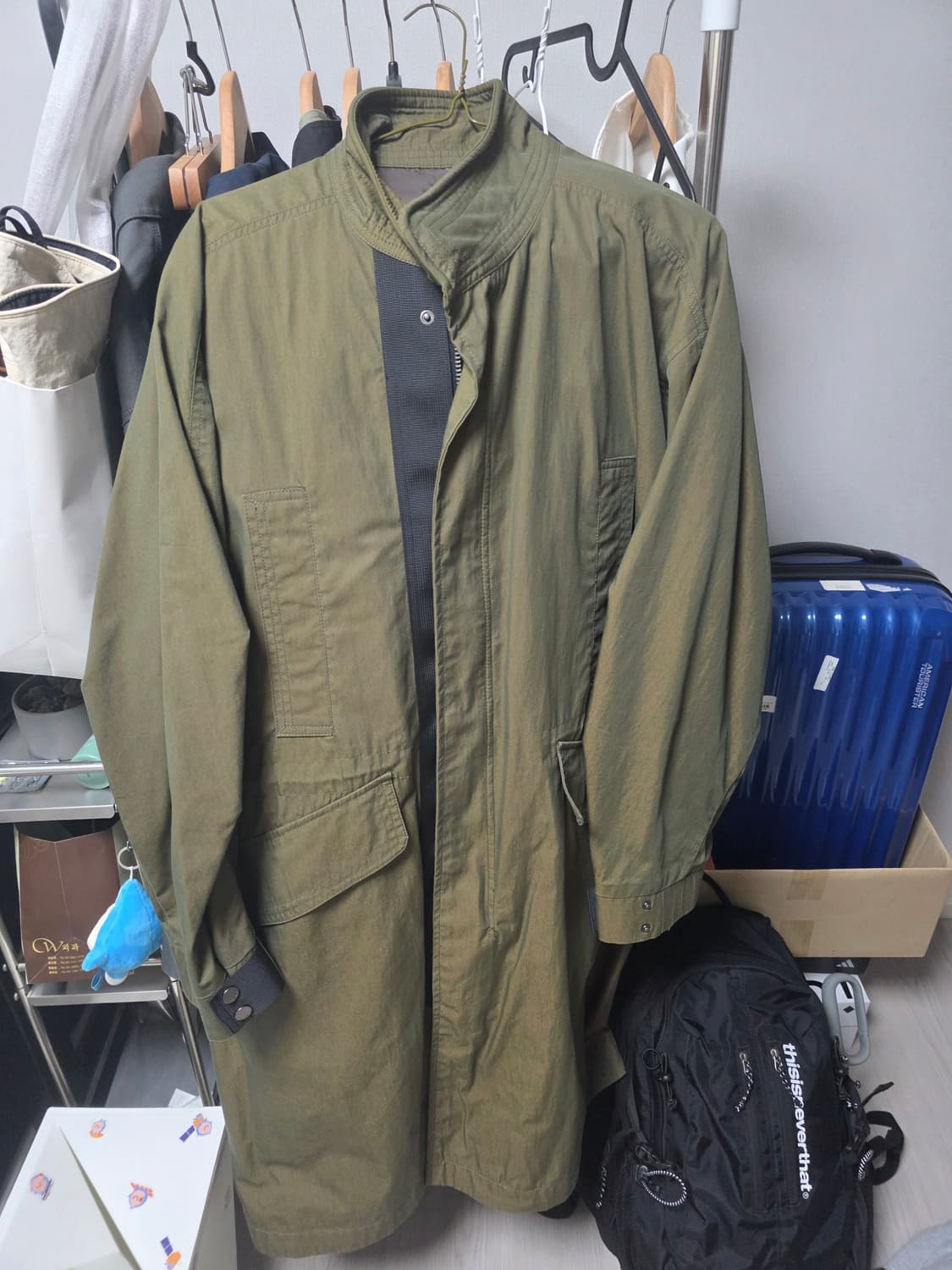 일꼬르소 오버핏 투톤 볼륨 롱 야상 그레이시 카키색(100사이즈) 팝니다 상품이미지2