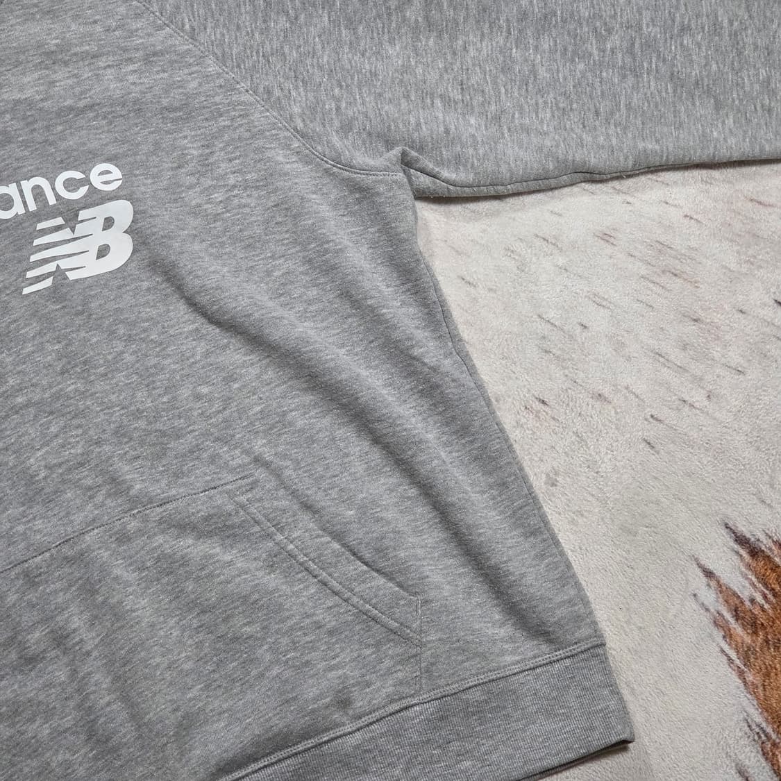 뉴발란스 그레이 후드티 상품이미지3