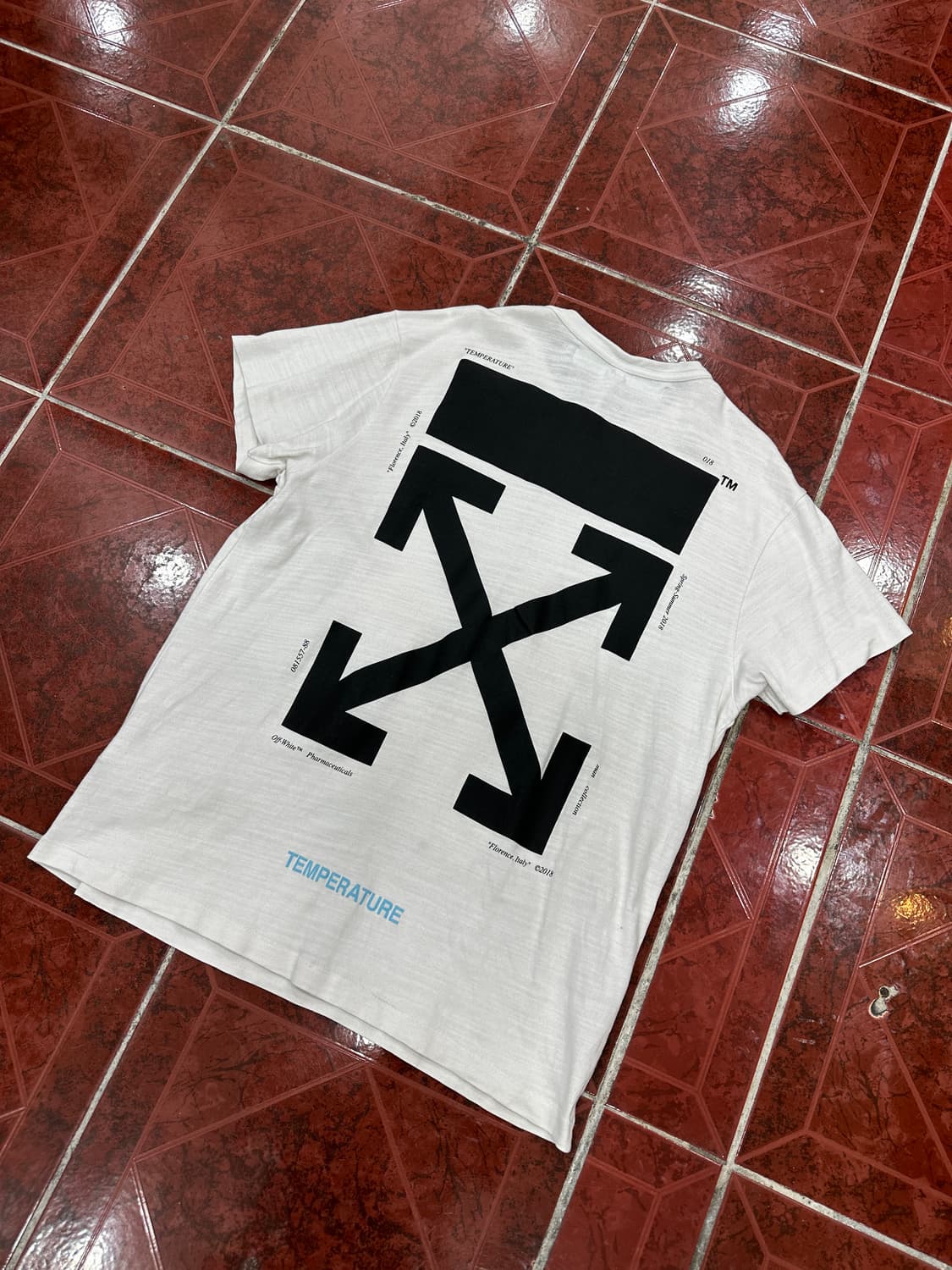 정품 오프화이트반팔M 상품이미지2