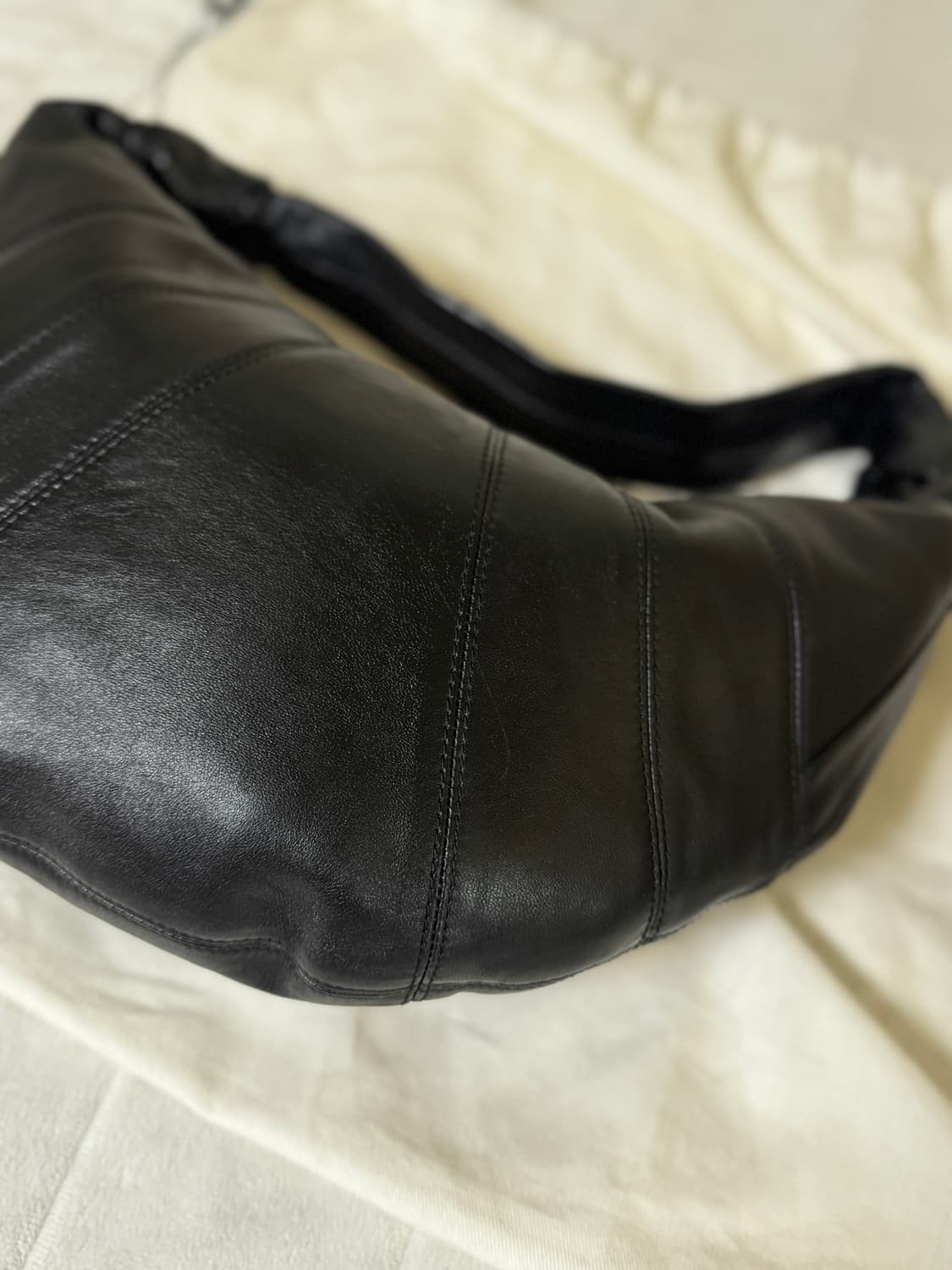 르메르 포춘백 소프트 나파 레더 블랙 라지 상품이미지4