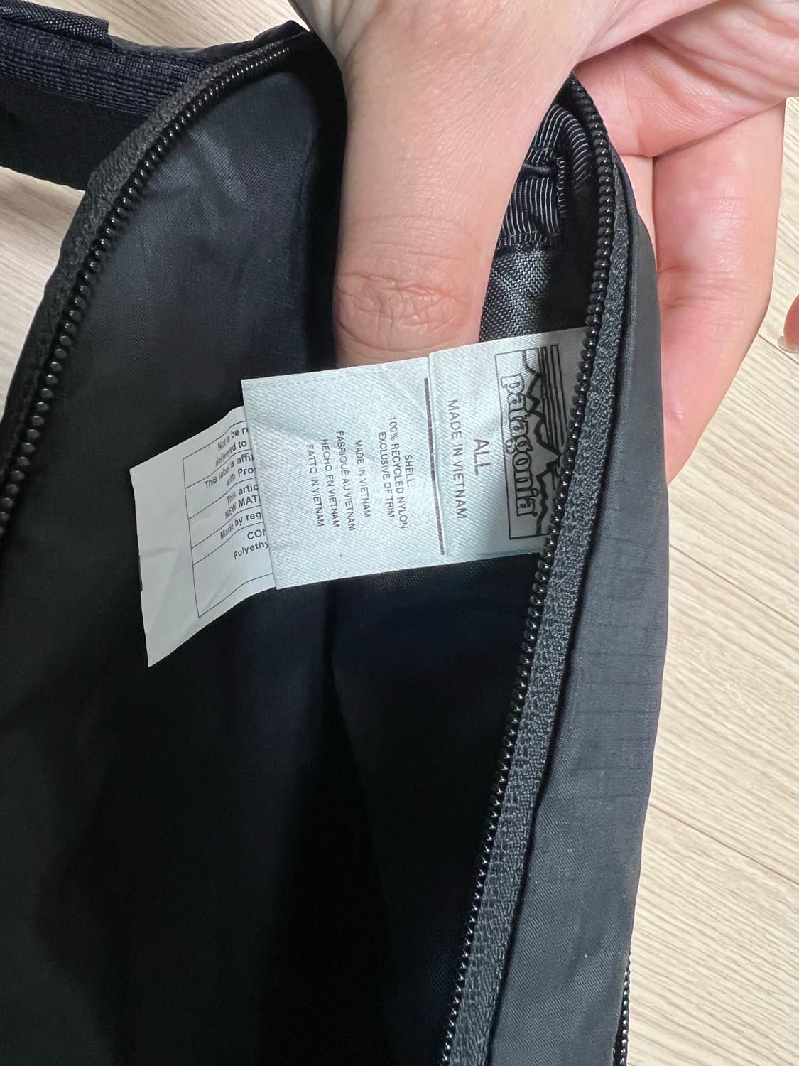 파타고니아 울트라 라이트 블랙홀 슬링백 상품이미지5