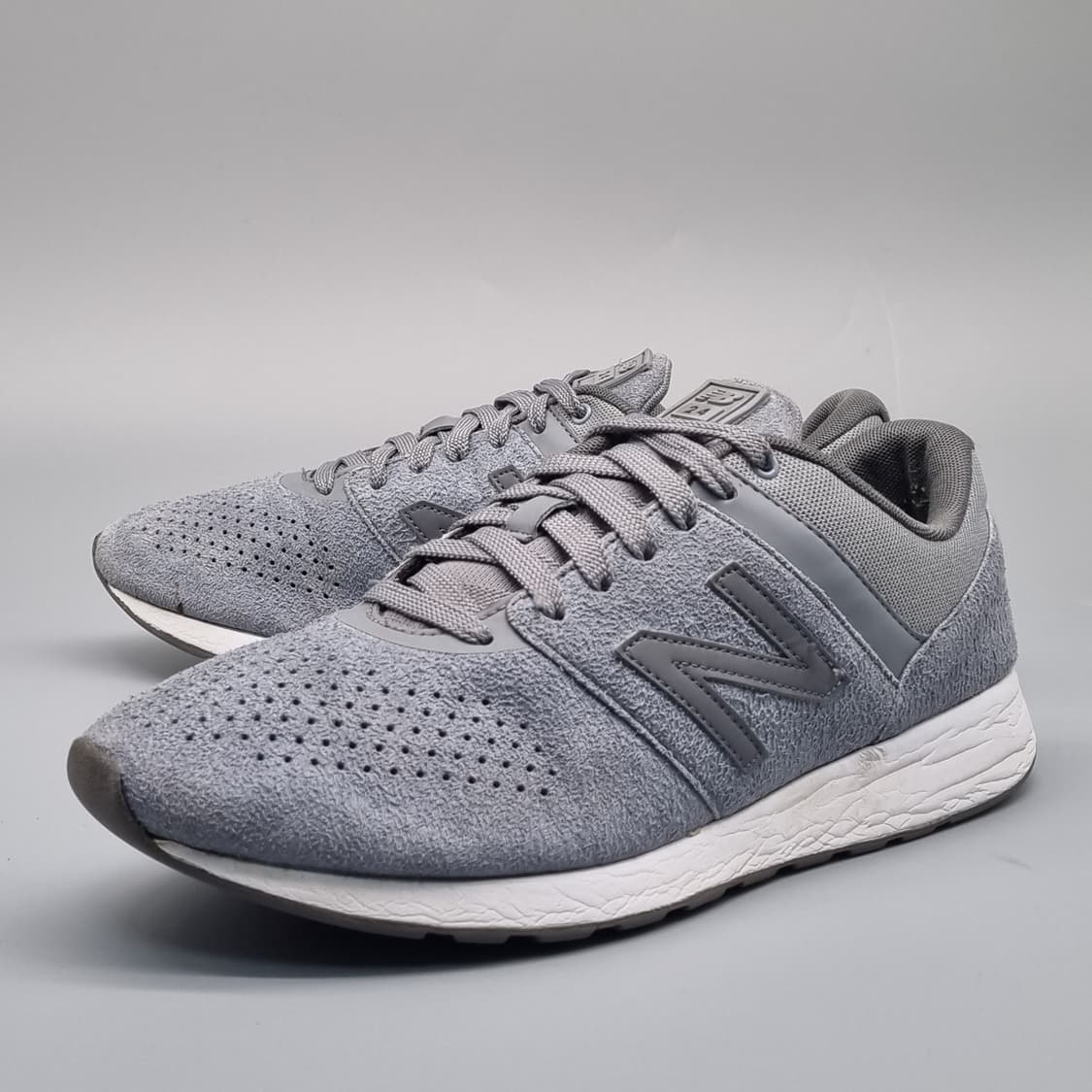 뉴발란스 24v1 남성운동화275 상품이미지1