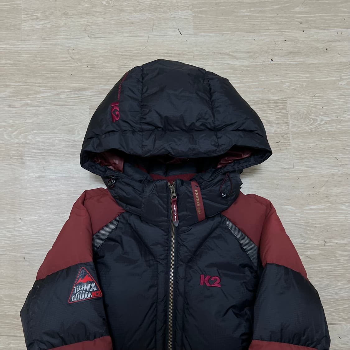 K2 아웃도어 여성 덕다운 배색 후드 패딩 점퍼 [블랙/레드] S/90 상품이미지2