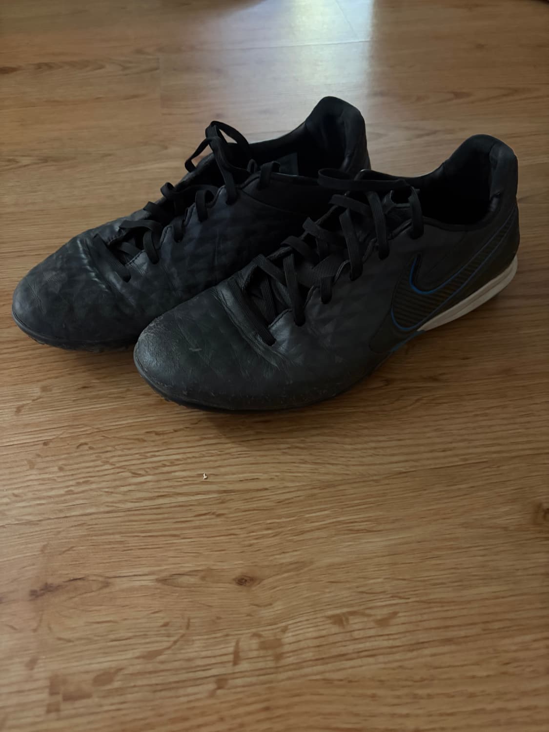 나이키 티엠포 레전드8 상품이미지1