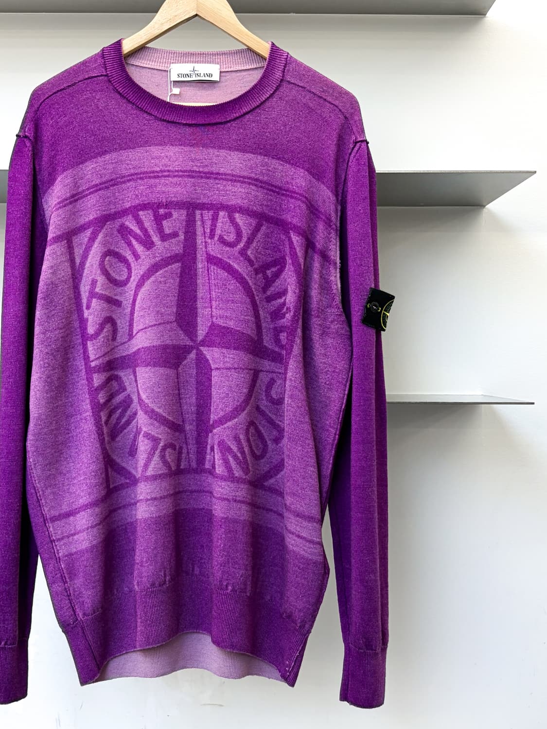 스톤아일랜드 리버시블 컴파스 로고 스웨터 상품이미지4