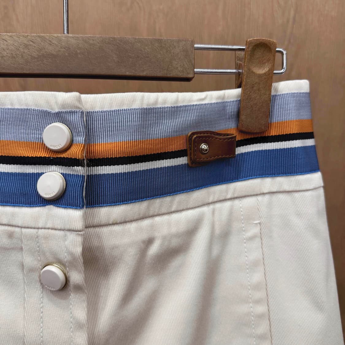 구찌 버튼 A라인 미니 스커트 웹 스트라이프 디테일 아이보리 상품이미지6