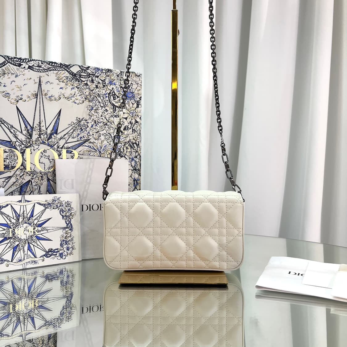 [정품] 디올 레이디디올 램스킨 까나쥬 라떼 폰 파우치 숄더백 상품이미지2