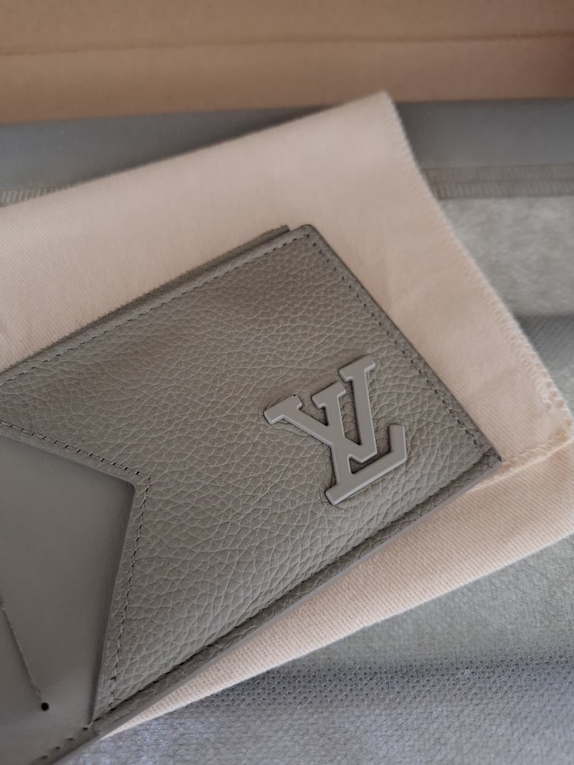 루이비통 카드홀더 지갑 판매합니다 상품이미지5