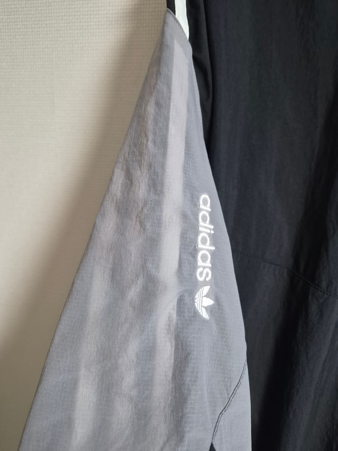아디다스 트레포일 자수로고 바람막이 블랙 xs(90) 상품이미지5