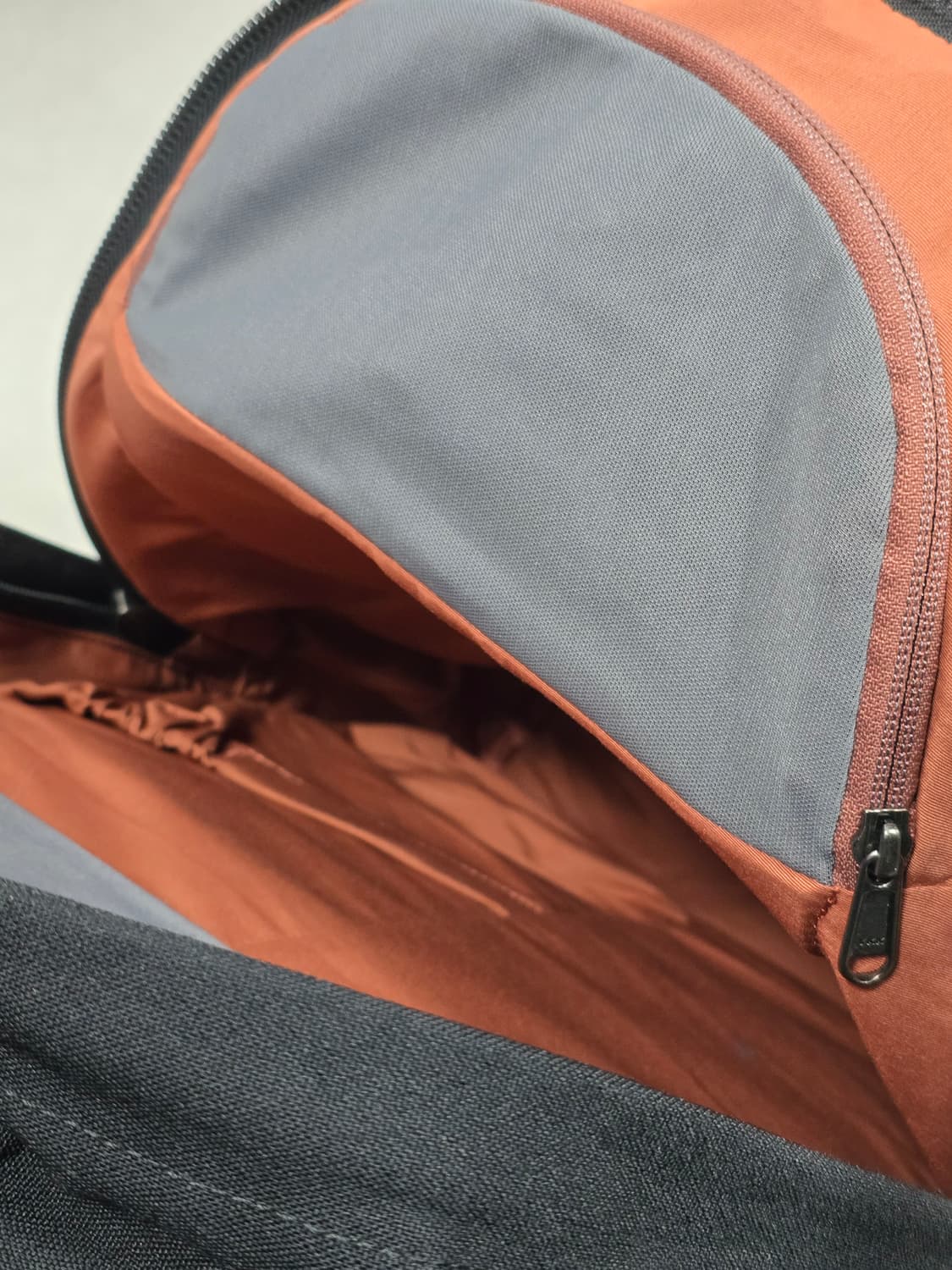 Bellroy 벨로이 X RVCA 콜라보 블랙 패치 클래식 백팩 상품이미지6