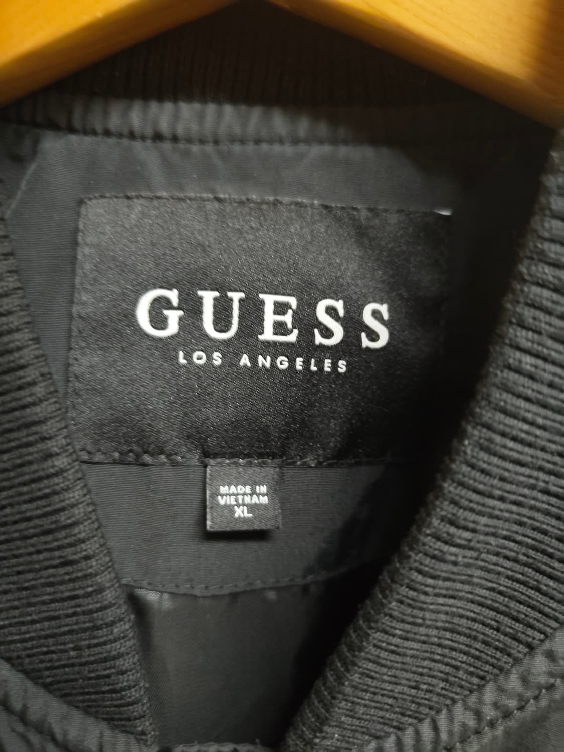 XL) GUESS 게스 MA-1 점퍼 팝니다 상품이미지3
