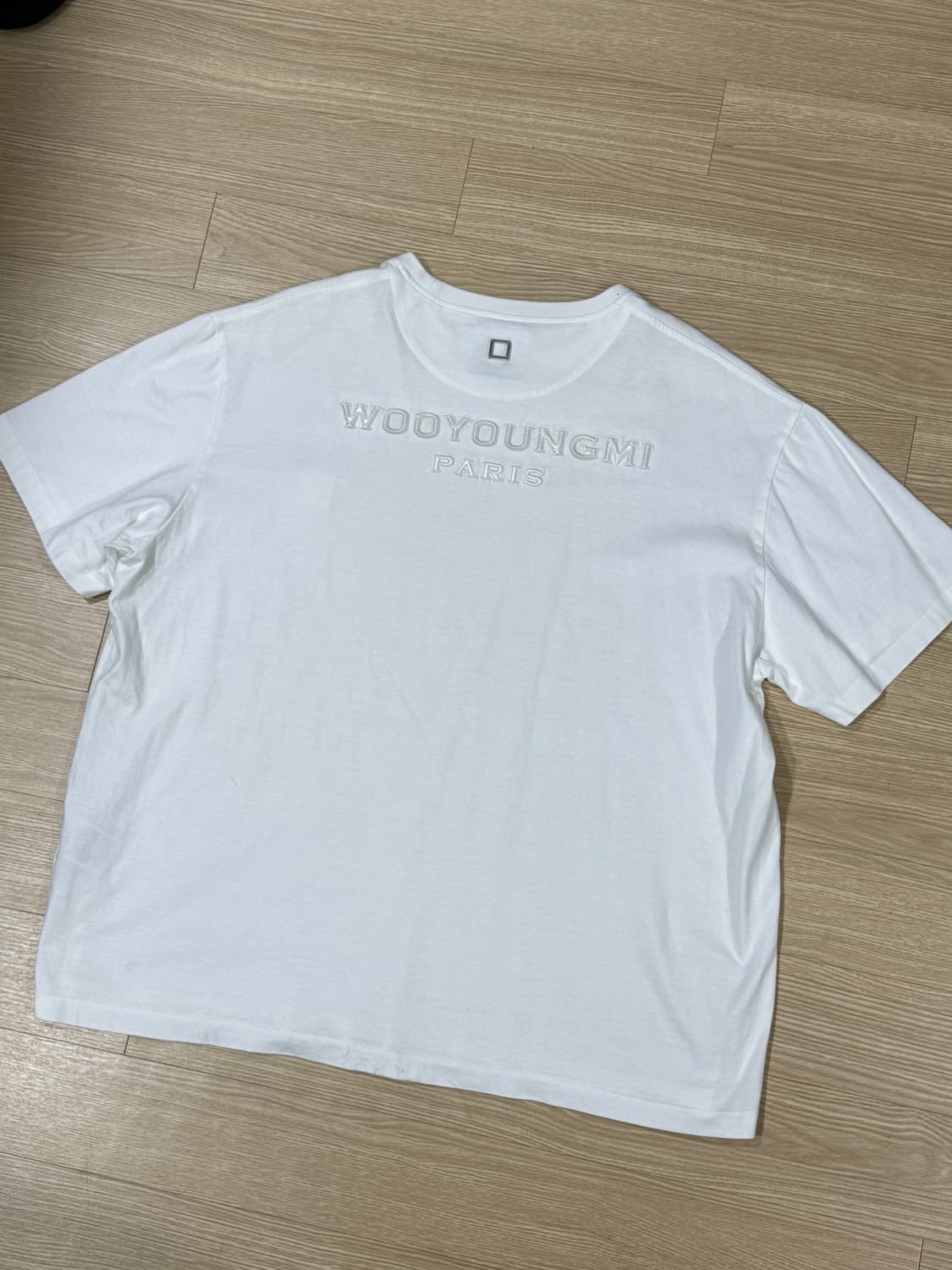 [52] 우영미 23SS 피라미드 백로고 반팔 티셔츠 화이트 상품이미지1