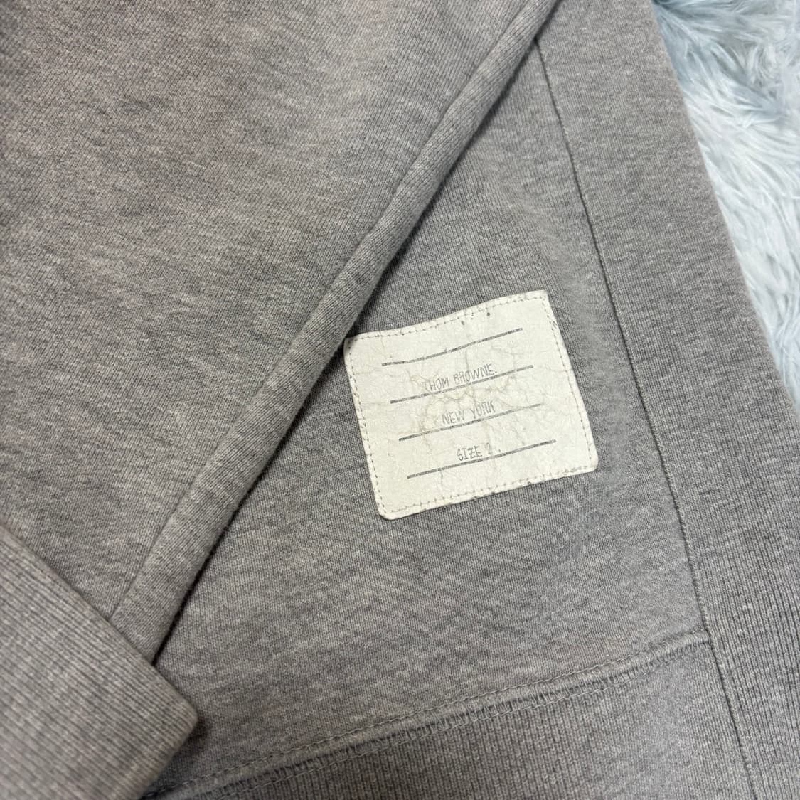 [2 Size] 톰브라운 4선 맨투맨 상품이미지4