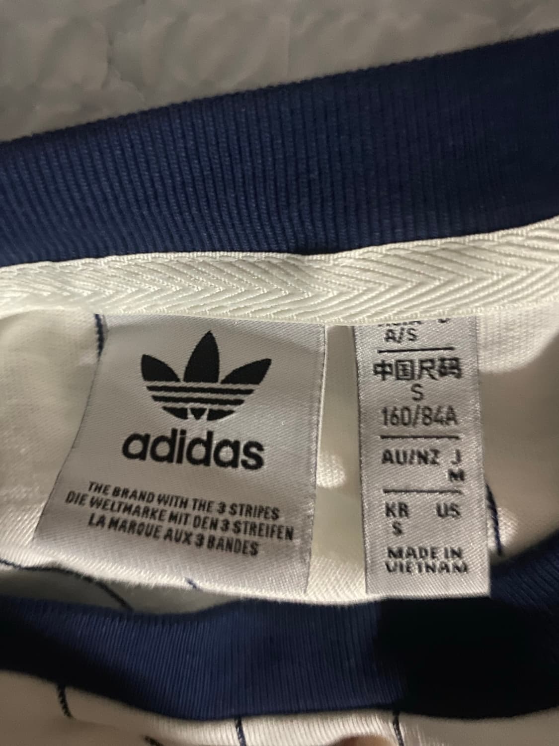 아디다스 리니어 캘리 그래픽 티셔츠 오프 화이트 나이트 인디고 반팔 상품이미지2