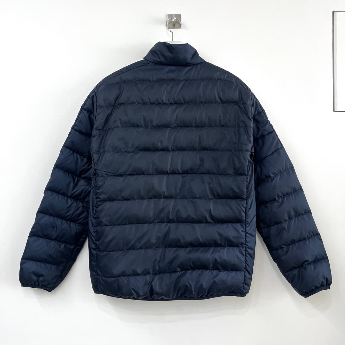 아디다스 에센셜 네이비 덕다운 경량패딩 상품이미지3